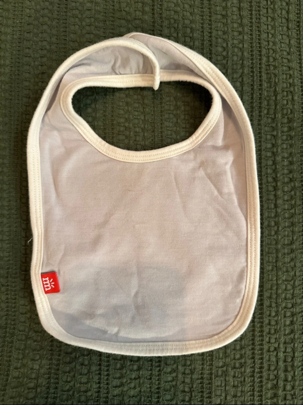 NWOT Magnetic Me Baby Bibs Set